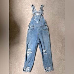 Classic & trendy overalls
